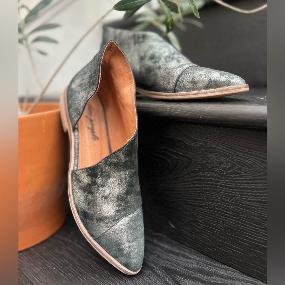 Free People Shoes Metallic Black Leather Royale Flat Bootie SZ EU 37 / US 6